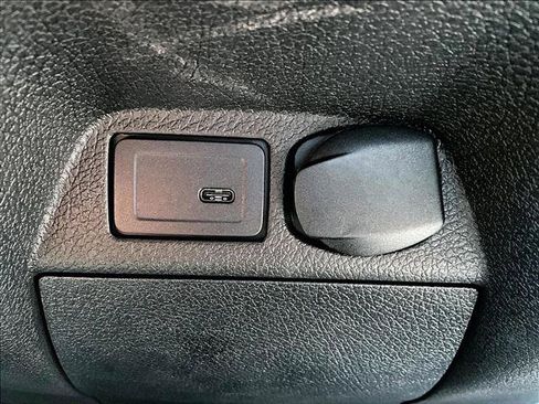Used 2025 Mercedes-Benz Sprinter 2500 image 25