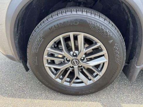 Used 2023 Nissan Rogue S image 7