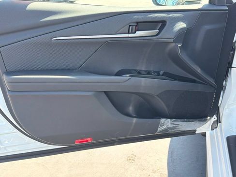 New 2026 Toyota Camry Hybrid FWD image 19