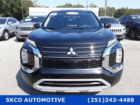 Used 2023 Mitsubishi Outlander SE Black Edition image 8