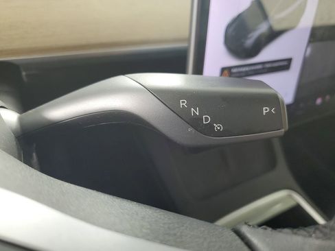 Used 2021 Tesla Model Y Long Range image 19