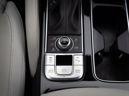 Used 2025 Kia Telluride SX Prestige AWD/4WD image 31
