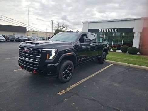 Used 2025 GMC Sierra 2500 AT4 w/ AT4 Premium Plus Package image 3