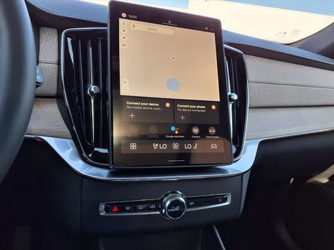 New 2026 Volvo XC90 T8 Plus image 15