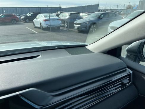 Used 2025 Toyota Camry LE image 34