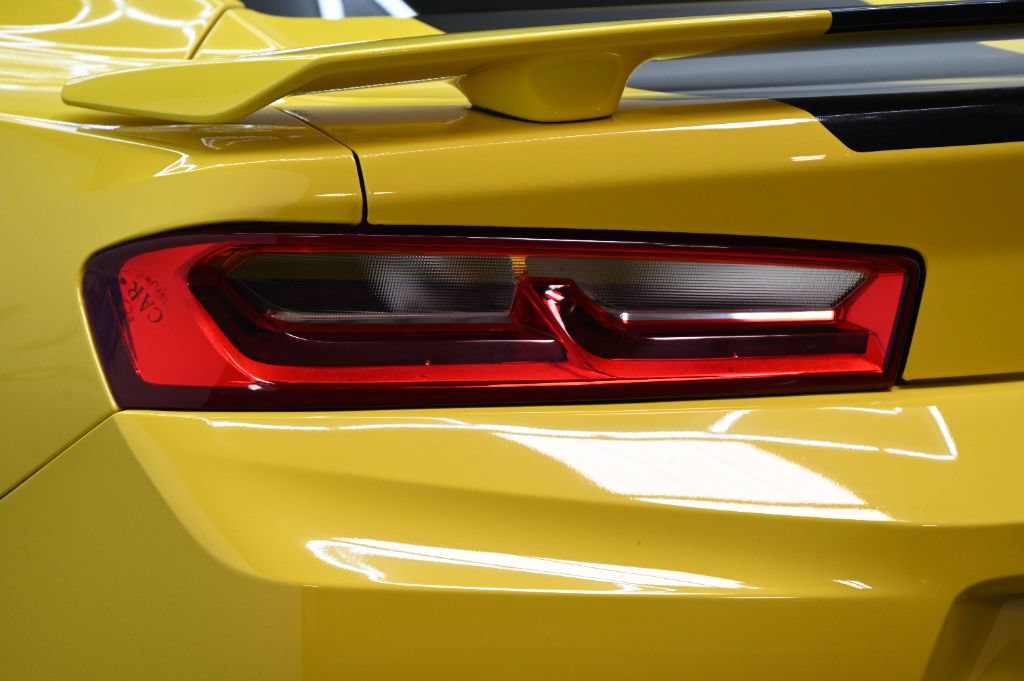 Used 2018 Chevrolet Camaro SS RWD image 14