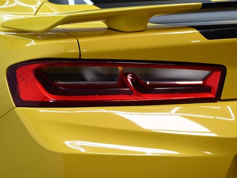 Used 2018 Chevrolet Camaro SS RWD image 14