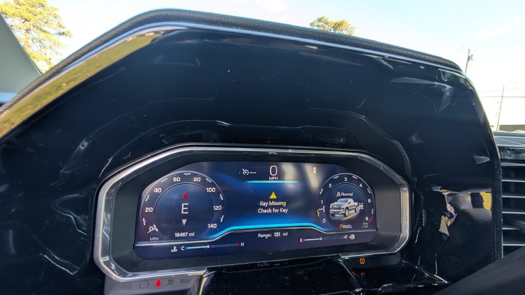Used 2024 Chevrolet Silverado 1500 LT AWD/4WD image 9