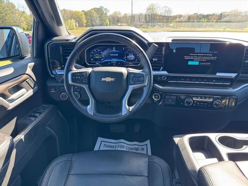 Used 2022 Chevrolet Silverado 1500 LT image 13