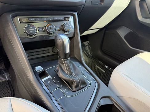 Certified 2021 Volkswagen Tiguan SEL w/ 3-Row Tiguan MDO Package FWD image 25