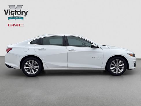 Used 2021 Chevrolet Malibu LT image 17