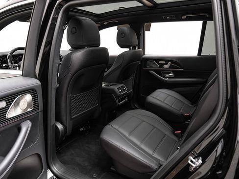 Used 2024 Mercedes-Benz GLS 450 4MATIC image 43