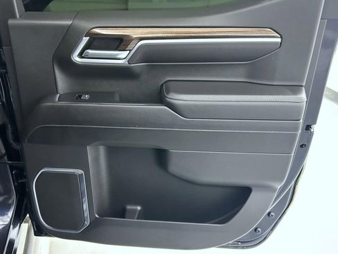 Used 2022 Chevrolet Silverado 1500 LT image 17