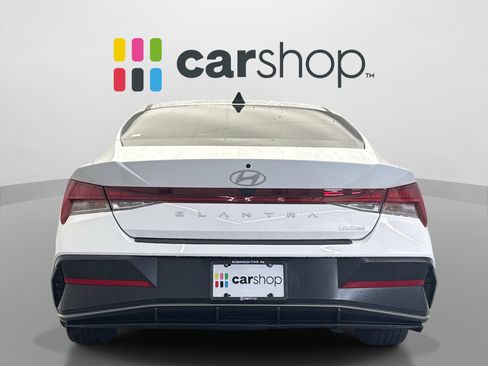 Used 2025 Hyundai Elantra Limited FWD image 4