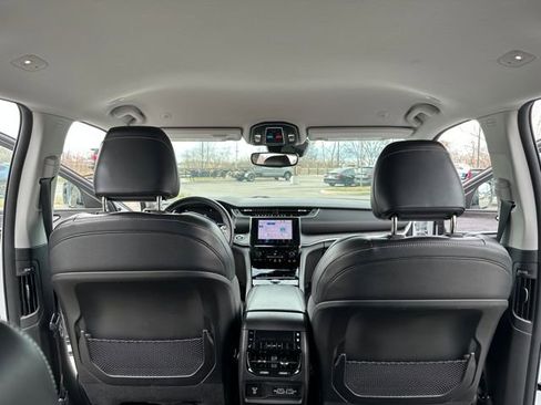 Used 2022 Jeep Grand Cherokee L Limited image 26