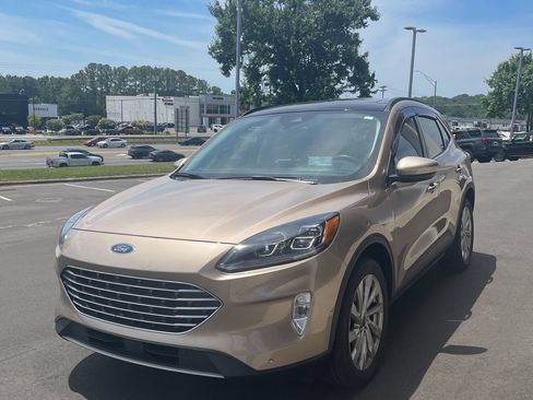 Used 2021 Ford Escape Titanium w/ Titanium Elite Package AWD/4WD image 13