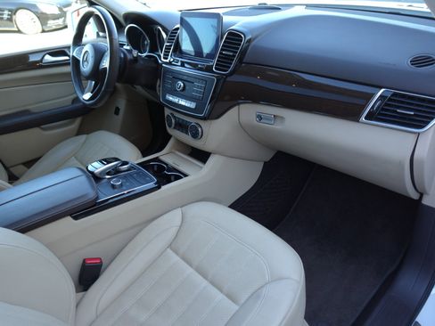 Used 2018 Mercedes-Benz GLE 350 4MATIC image 19