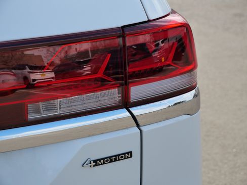 Certified 2025 Volkswagen Atlas SEL image 17