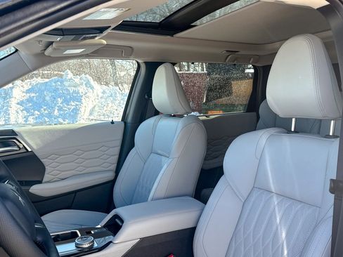 New 2025 Mitsubishi Outlander AWD image 20