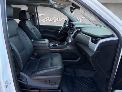 Used 2020 GMC Yukon XL SLT image 24