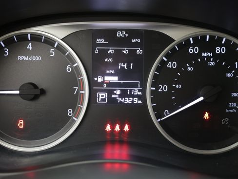 Used 2021 Nissan Kicks S FWD image 21