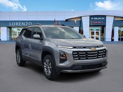 Used 2025 Chevrolet Equinox LT w/ Convenience Package II FWD image 3