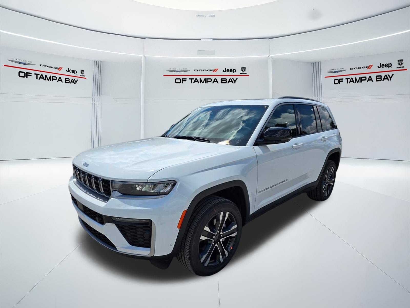 New 2027 Jeep Grand Cherokee Limited w/ Technology Group II AWD/4WD image 2