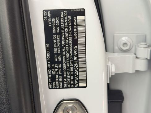 Certified 2022 Porsche Macan image 20