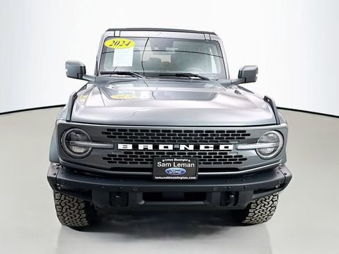 Used 2024 Ford Bronco Badlands image 2