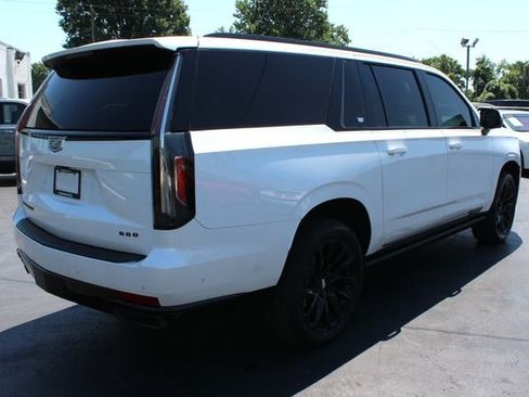 Used 2022 Cadillac Escalade ESV Sport Platinum w/ LPO, ONYX Package image 19
