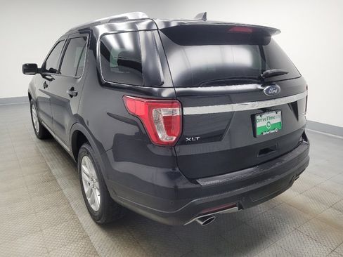 Used 2018 Ford Explorer XLT AWD/4WD image 5