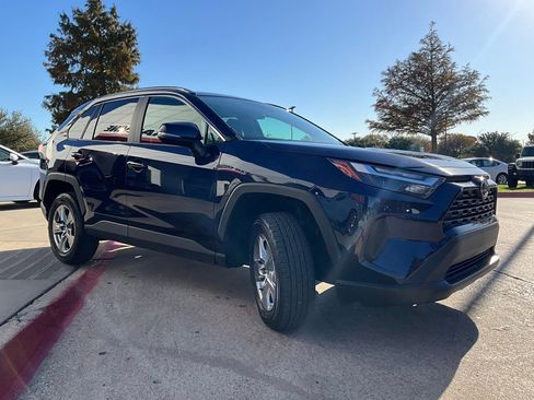 Used 2025 Toyota RAV4 XLE image 5