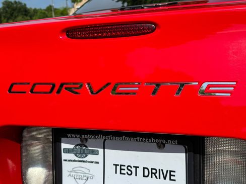 Used 2004 Chevrolet Corvette Coupe w/ Preferred Equipment Group RWD image 33
