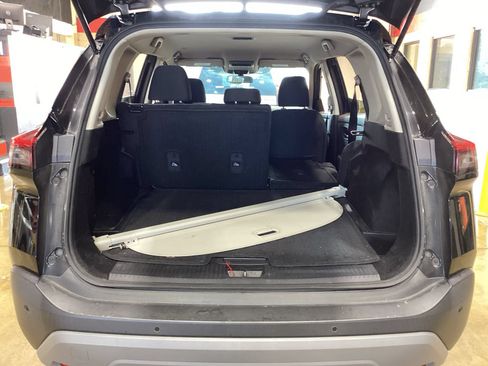 Used 2023 Nissan Rogue SV FWD image 10