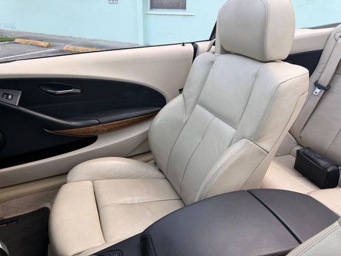 Used 2007 BMW 650i Convertible RWD image 18