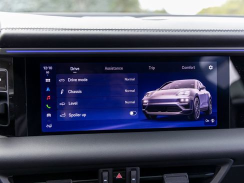 Certified 2025 Porsche Macan Electric RWD image 34