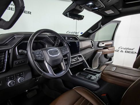 Used 2024 GMC Sierra 3500 Denali Ultimate AWD/4WD image 19
