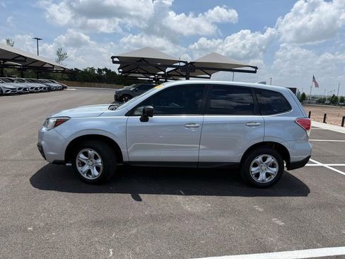 Used 2018 Subaru Forester 2.5i AWD/4WD image 8