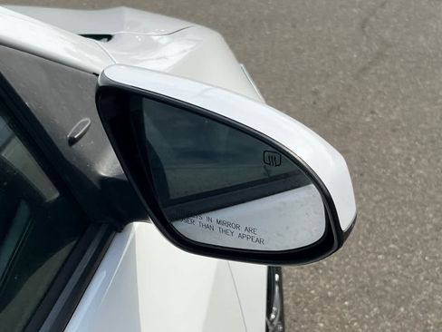Used 2016 Toyota Corolla LE FWD image 19