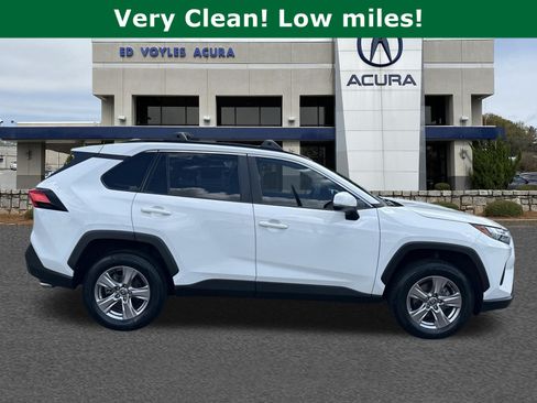 Used 2023 Toyota RAV4 XLE w/ Convenience Package FWD image 4