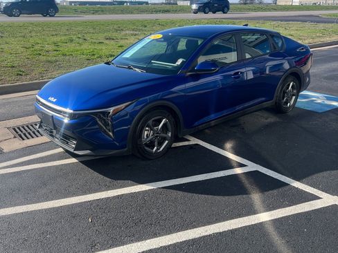 Used 2025 Kia K4 LXS image 3