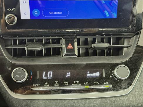 Used 2025 Toyota Corolla LE FWD image 23