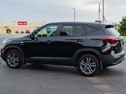 Used 2021 Kia Seltos LX AWD/4WD image 6