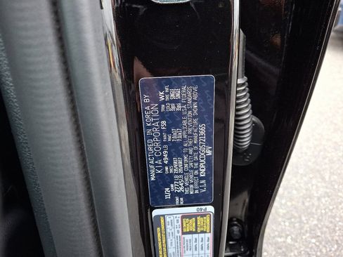 New 2025 Kia Sportage LX image 16