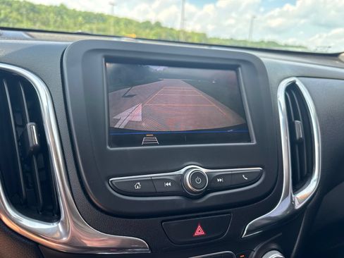 Used 2020 Chevrolet Equinox LT AWD/4WD image 30
