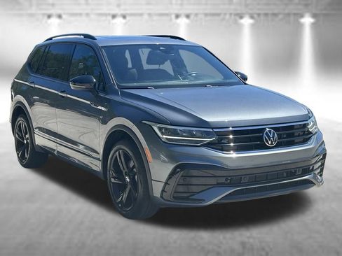 Certified 2023 Volkswagen Tiguan SE R-Line FWD image 7