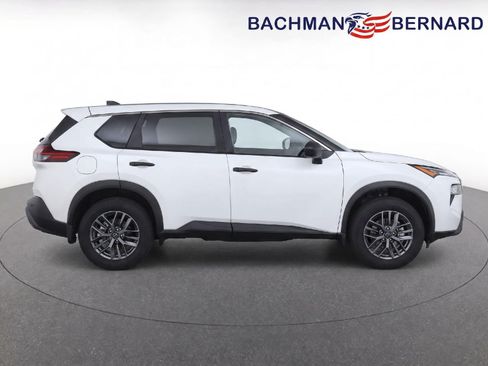 Used 2024 Nissan Rogue S AWD/4WD image 8