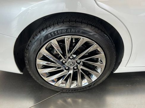 Used 2024 Lexus ES 300h w/ Accessory Package (Z1) FWD image 10