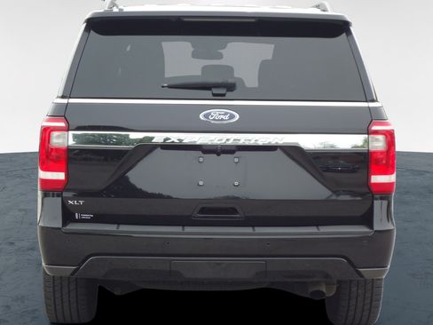 Used 2020 Ford Expedition XLT w/ Equipment Group 202A AWD/4WD image 4
