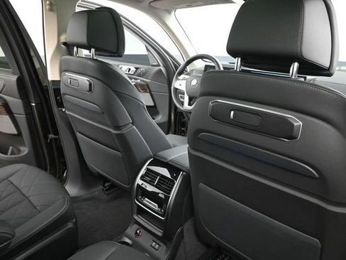 Used 2025 BMW X7 xDrive40i w/ Premium Package AWD/4WD image 26